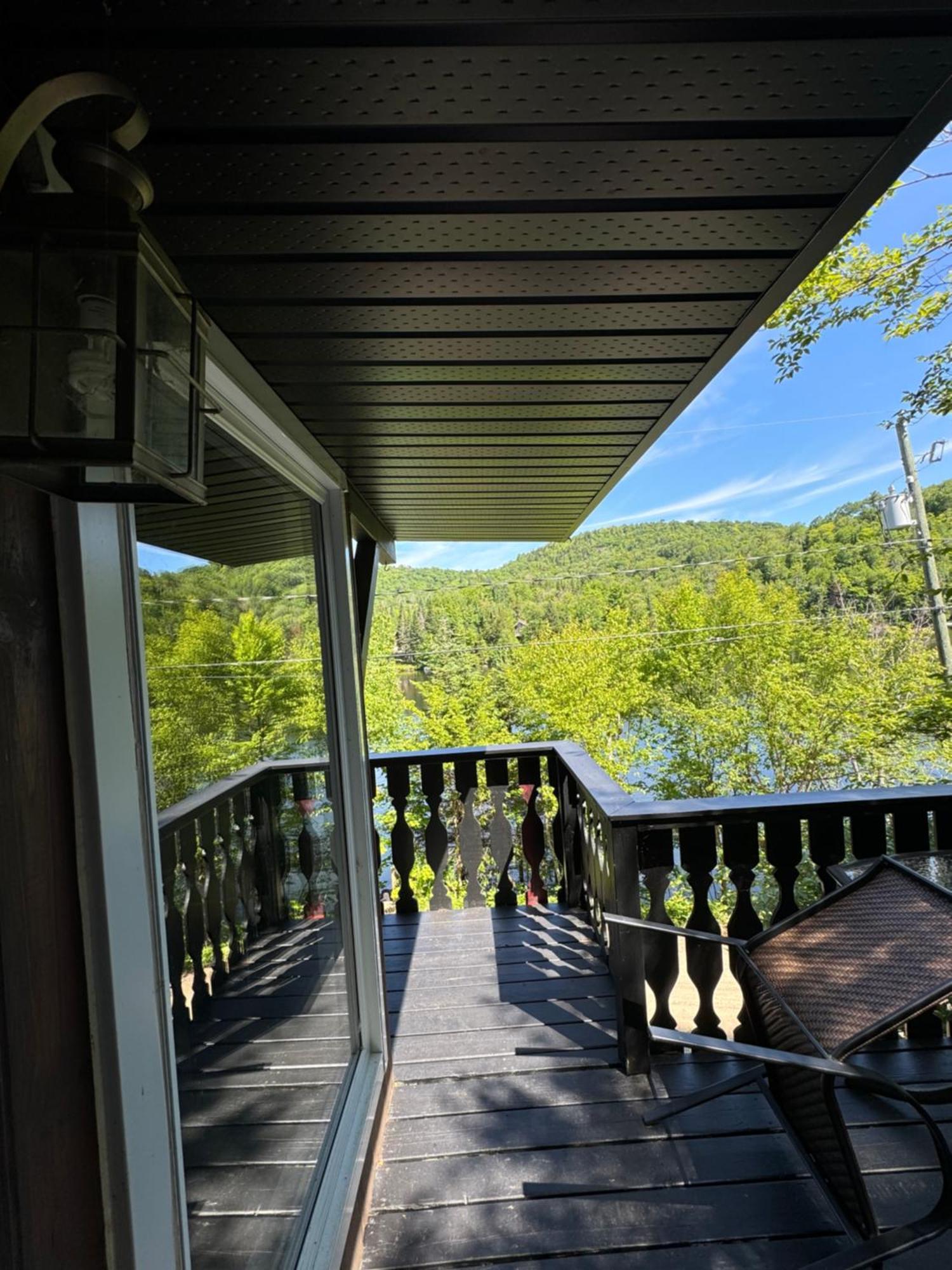 Chalet Alpin Suisse Au Bord Du Lac Villa Morin Heights Exterior photo